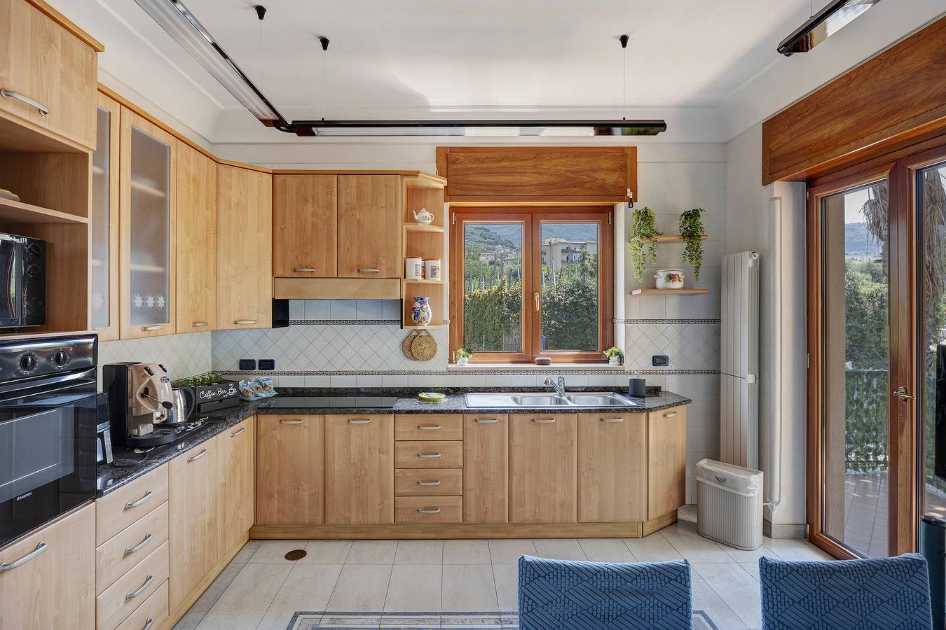 Appartamento 'Sorrento Beach and Center' con vista mare, terrazza privata e giardino in comune in Sorrento, Penisola Sorrentina