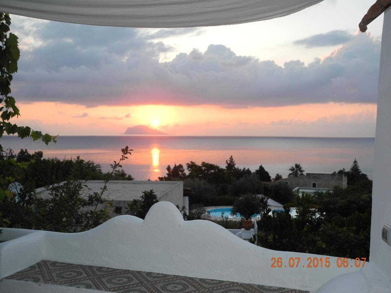 Double or Twin Room with Sea View in Santa Marina Salina, Salina