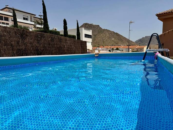 Location de vacances pour 6 personnes, avec vue ainsi que balcon et piscine, adapté aux familles à Isla Plana - 2