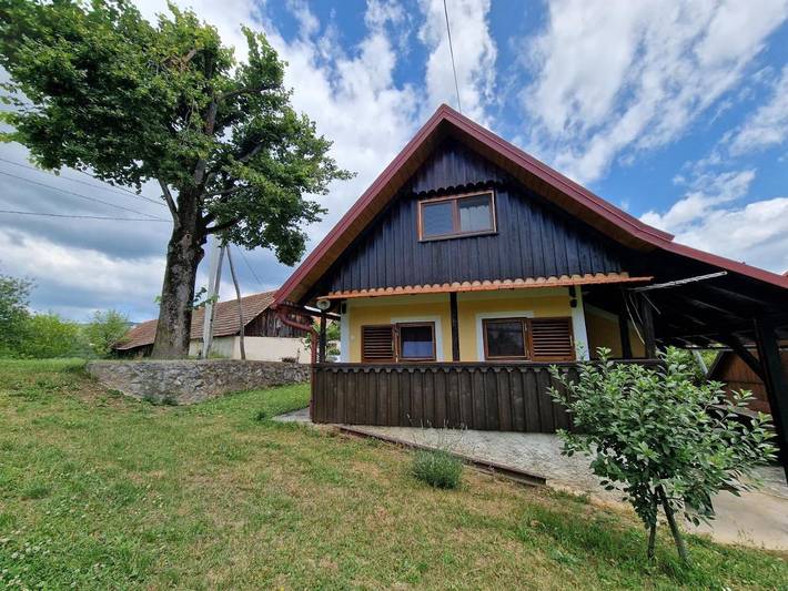 Ferienhaus für 6 Personen, mit Balkon und Terrasse sowie Garten und Ausblick
