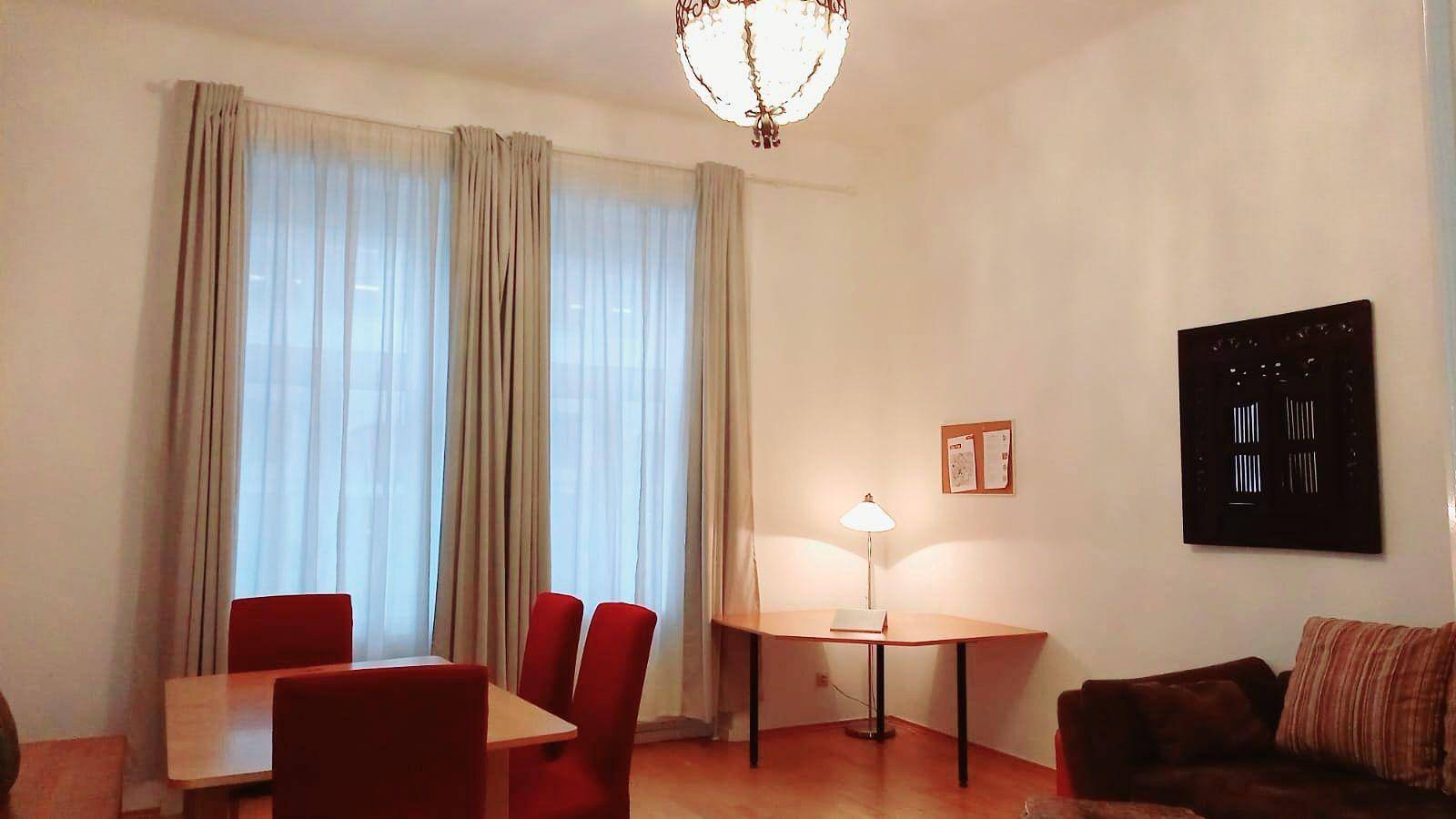 Ganze Ferienwohnung, 81m2 optimal f Miete bis max. 6 Mon. direkt bei U6 in Wien, Wienerwald
