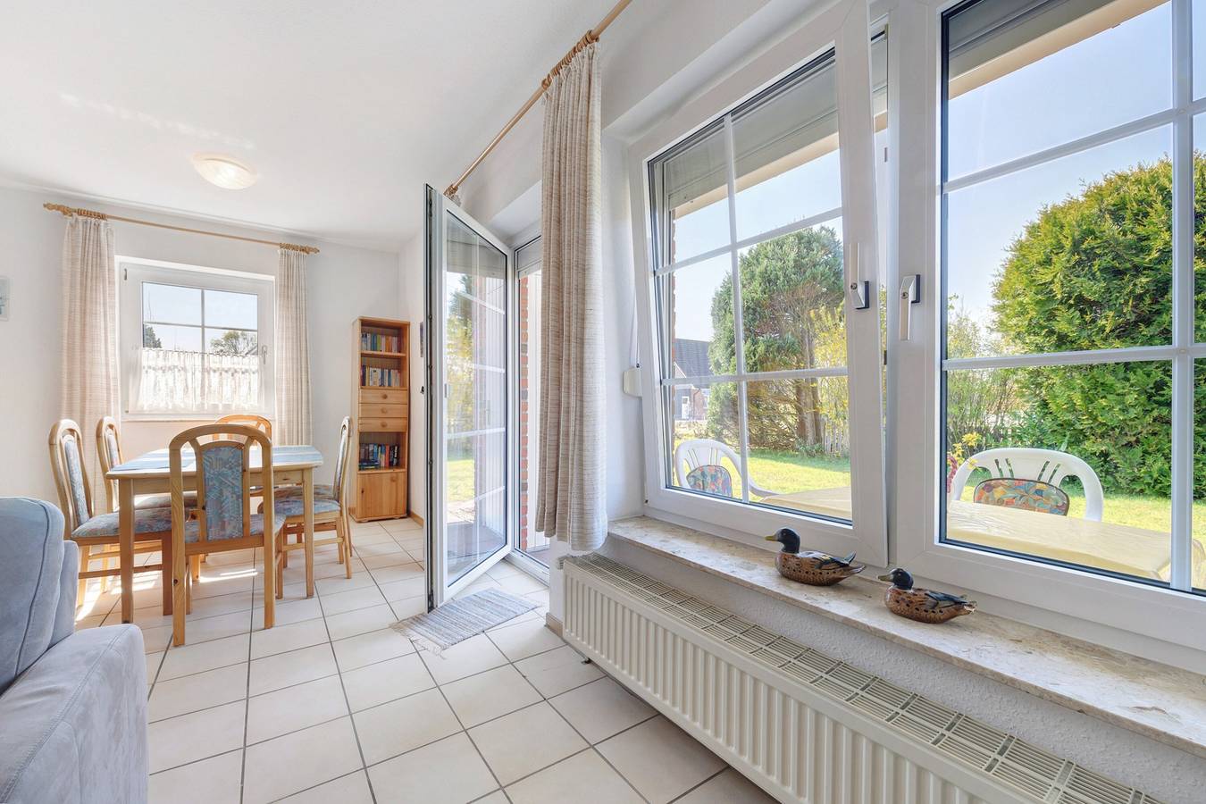 Apartamento entero, Apartamento 'Fewo Rugenbargsweg' con terraza privada, jardín y wifi in Duhnen, Cuxhaven