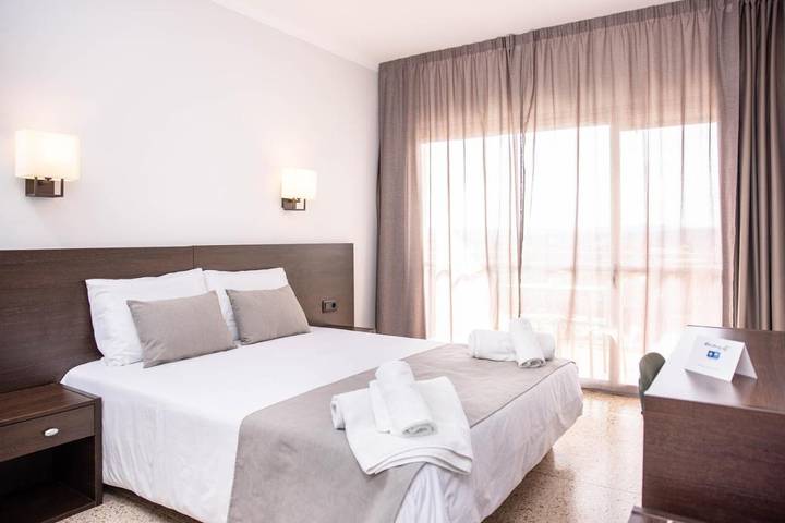Hotel für 2 Personen, mit Pool und Balkon sowie Garten - 1