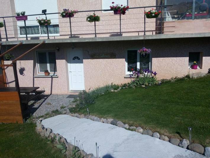 Gîte pour 4 personnes, avec vue ainsi que jardin et vue sur le lac à Saint-Laurent-du-Cros - 4