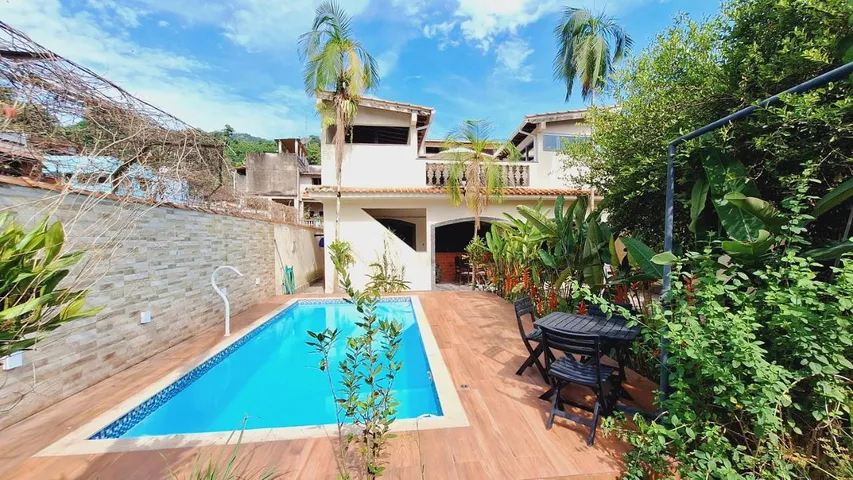 Casa de vacaciones para 12 personas, con jardín además de piscina y balcón - 1