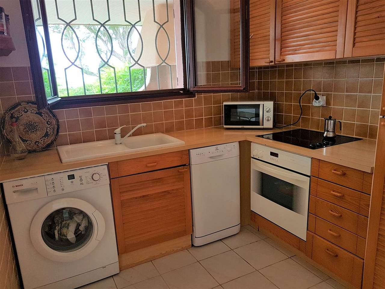 Ganze Wohnung, 1-Zimmer-Wohnung mit Pool und Tennis 500 m vom Strand entfernt in Favone, Conca