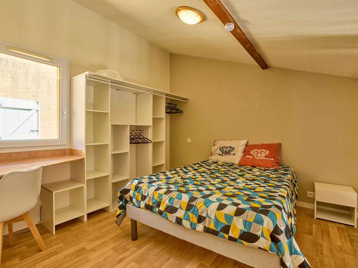 Appartement entier, Duplex avec piscine commune, jardin privé et Wifi in Cazaubon, Gers
