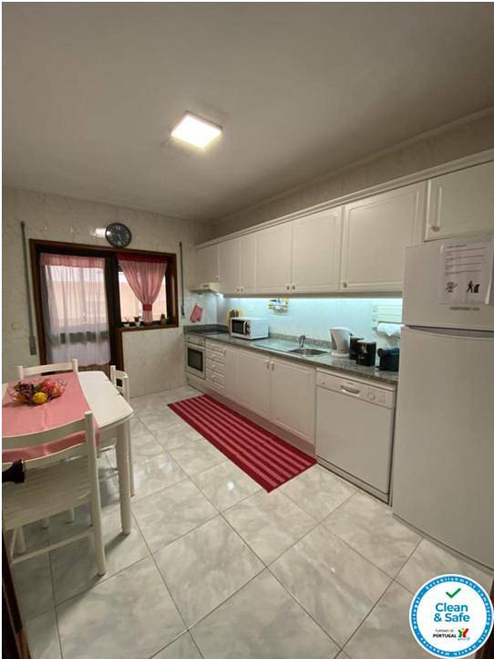 Gîte pour 4 personnes, avec Balcon ainsi que Terrasse et Jardin dans Rio Tinto