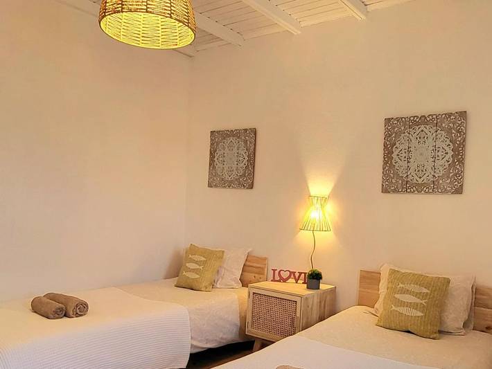 Casa de huéspuedes para 3 personas, con jardín en Vila Nova de Milfontes