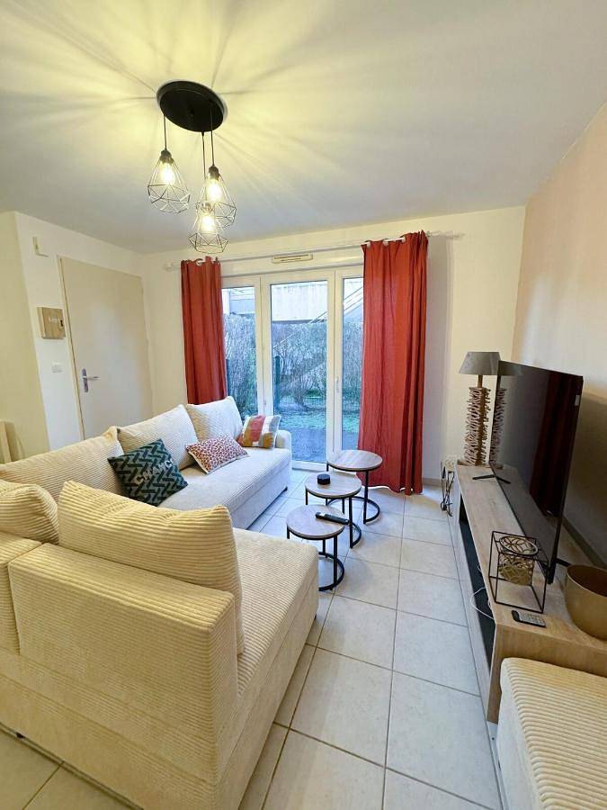 Gîte pour 6 personnes, avec terrasse et piscine à Arpajon-sur-Cère - 3