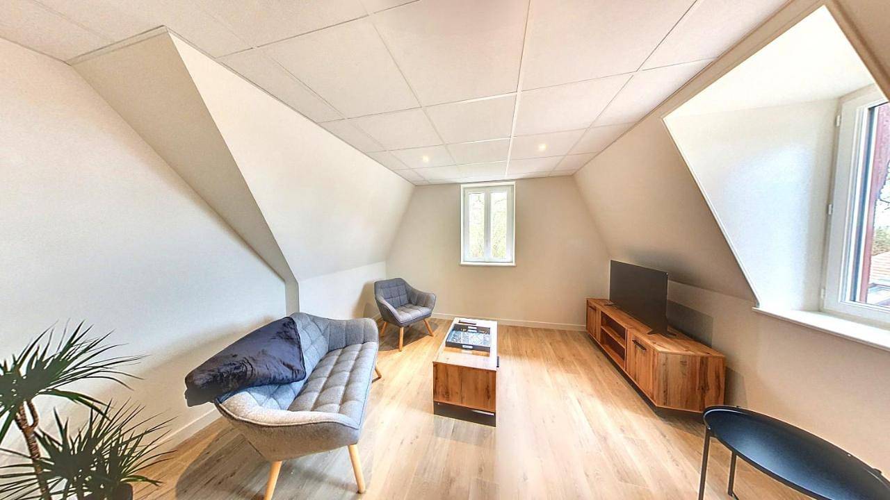 Appartement entier, Two-Bedroom Apartment in Bourbon-Lancy, Région de Charolles