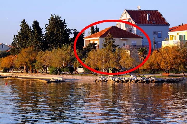 Ganze Wohnung, 1-Zimmer-Ferienwohnung am Strand Zadar - Diklo, Zadar A-5925-a in Zadar Stadt, Zadar (Kommun)