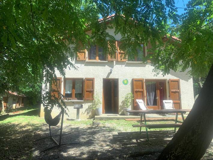 Location de vacances pour 6 personnes, avec vue ainsi que jardin et piscine à Sonnay - 2