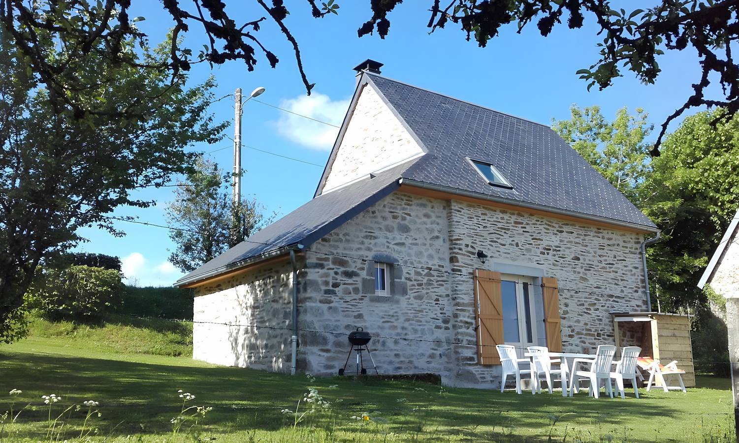 Gîte Au Cœur De La Campagne  avec jardin privé in Avèze, Parc naturel régional des Volcans d'Auvergne