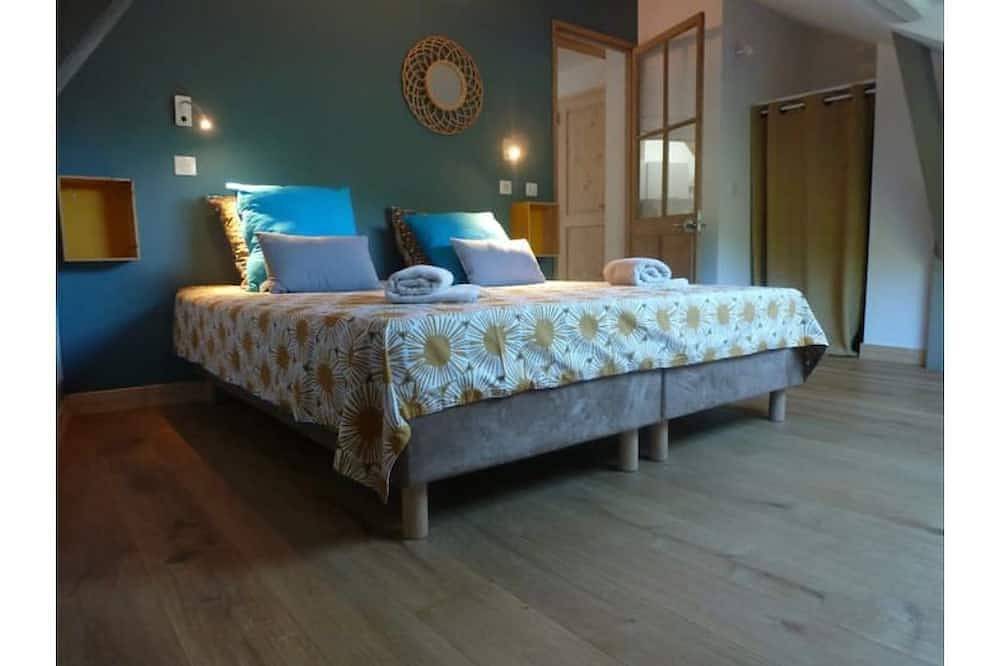 Entire apartment, Eco-friendly apartment in 15th century building, heart of Conflans in Albertville, Albertville region