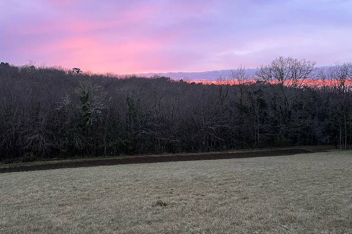 Location de vacances pour 9 personnes, avec piscine ainsi que jardin et balcon à Sarlat-la-Canéda
