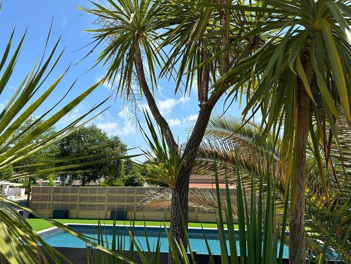 Location de vacances pour 4 personnes, avec piscine ainsi que jardin et vue à Herm - 2