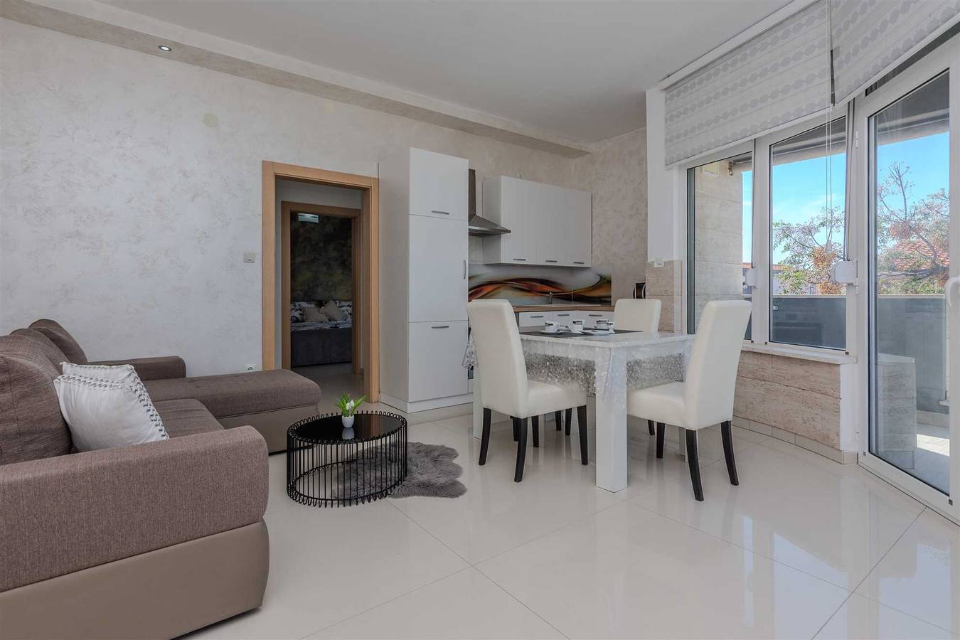 Ganze Wohnung, Deluxe Ferienwohnung auf Insel Vir | nur 20m vom Strand in Vir