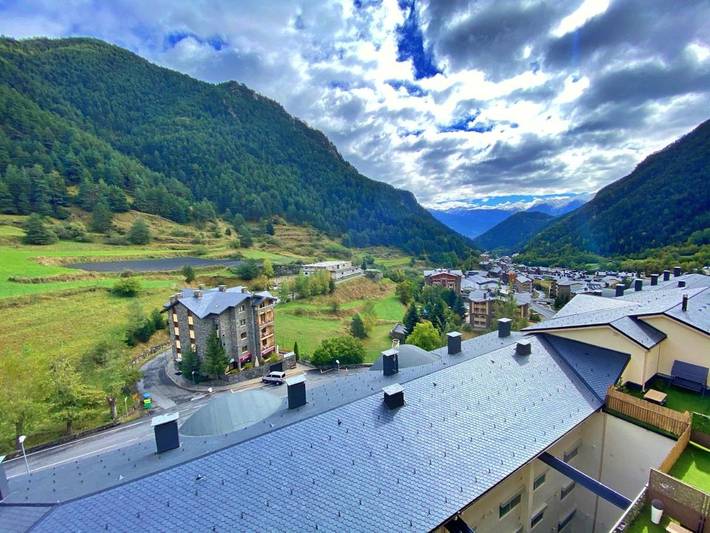Gîte pour 4 personnes, avec terrasse et vue dans Arinsal - 3