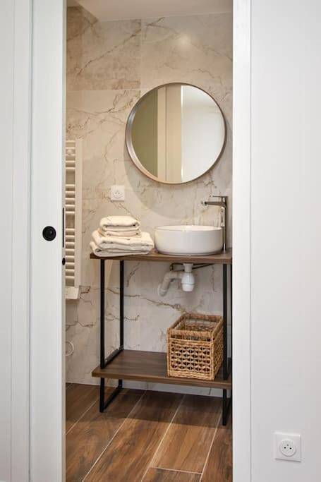 Gîte pour 3 personnes, avec vue ainsi que piscine et terrasse à Vernosc-lès-Annonay - 3