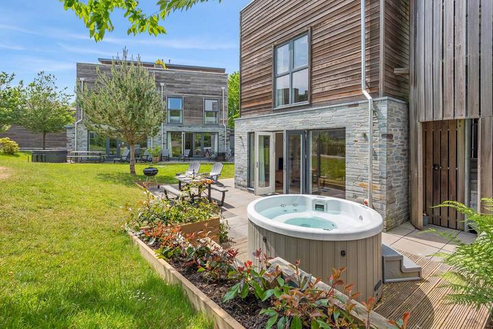 Cottage for 8 people, with balcony, with pets in Cornwall