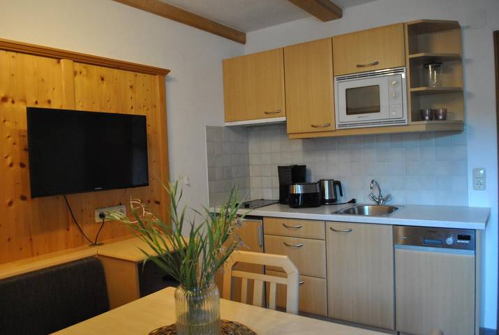 Ganze Ferienwohnung, App. 2 Pers.: 1 Schlafraum/Dusche, Wc in Lechtaler Alpen, Sankt Anton am Arlberg