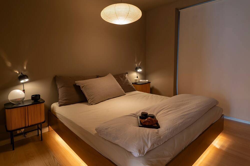Design canal house directly on the water with private floating terrace in Hovedstaden