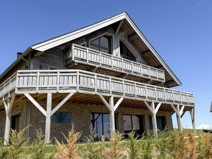 Chalet pour 14 personnes, avec Balcon et Jacuzzi ainsi que Terrasse et Sauna dans Super Besse