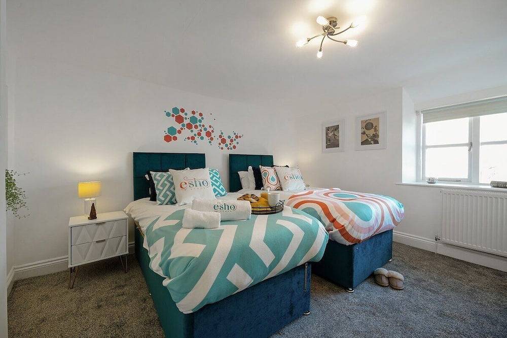 Entire apartment, 18th Century building in town Perfect 4 Valentines in Cirencester, Gloucestershire
