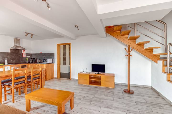 Casa de férias "Dos Vinagreiros - Guilherme" com vista para o mar, terraço privado e Wi-Fi in Ribeiras, Ilha do Pico