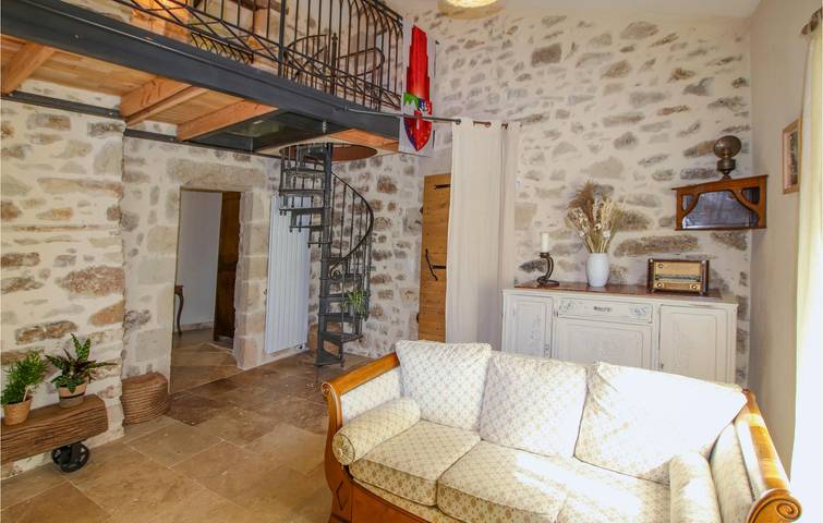 Charmant apt avec piscine, parking et jardin, près de Saint-Paul-le-Jeune in Banne, Parc national des Cévennes