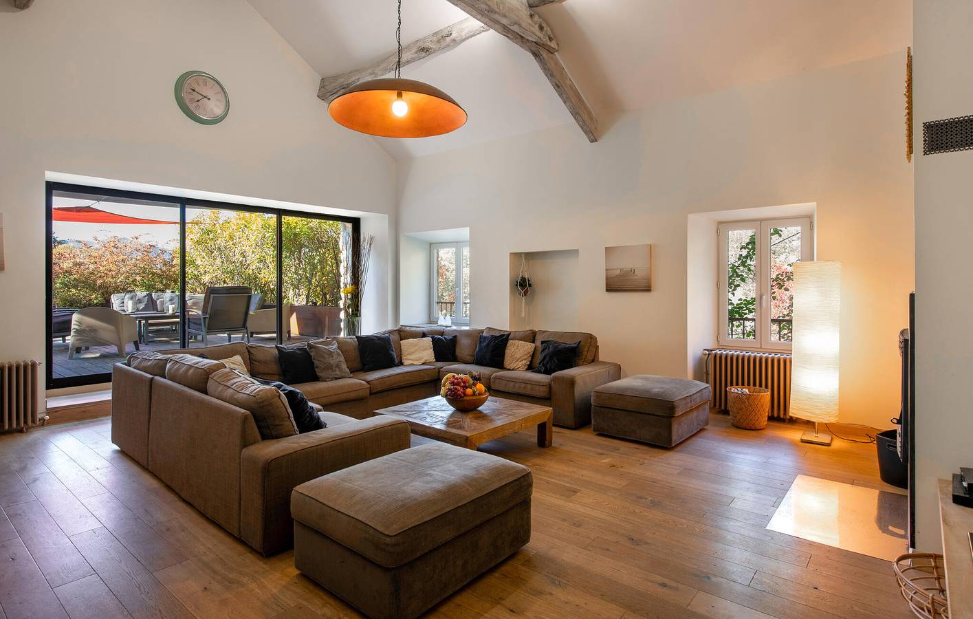 Appartement confortable avec piscine et jacuzzi extérieur près d'Antraigues-sur-Volane in Genestelle, Parc naturel régional des Monts d'Ardèche