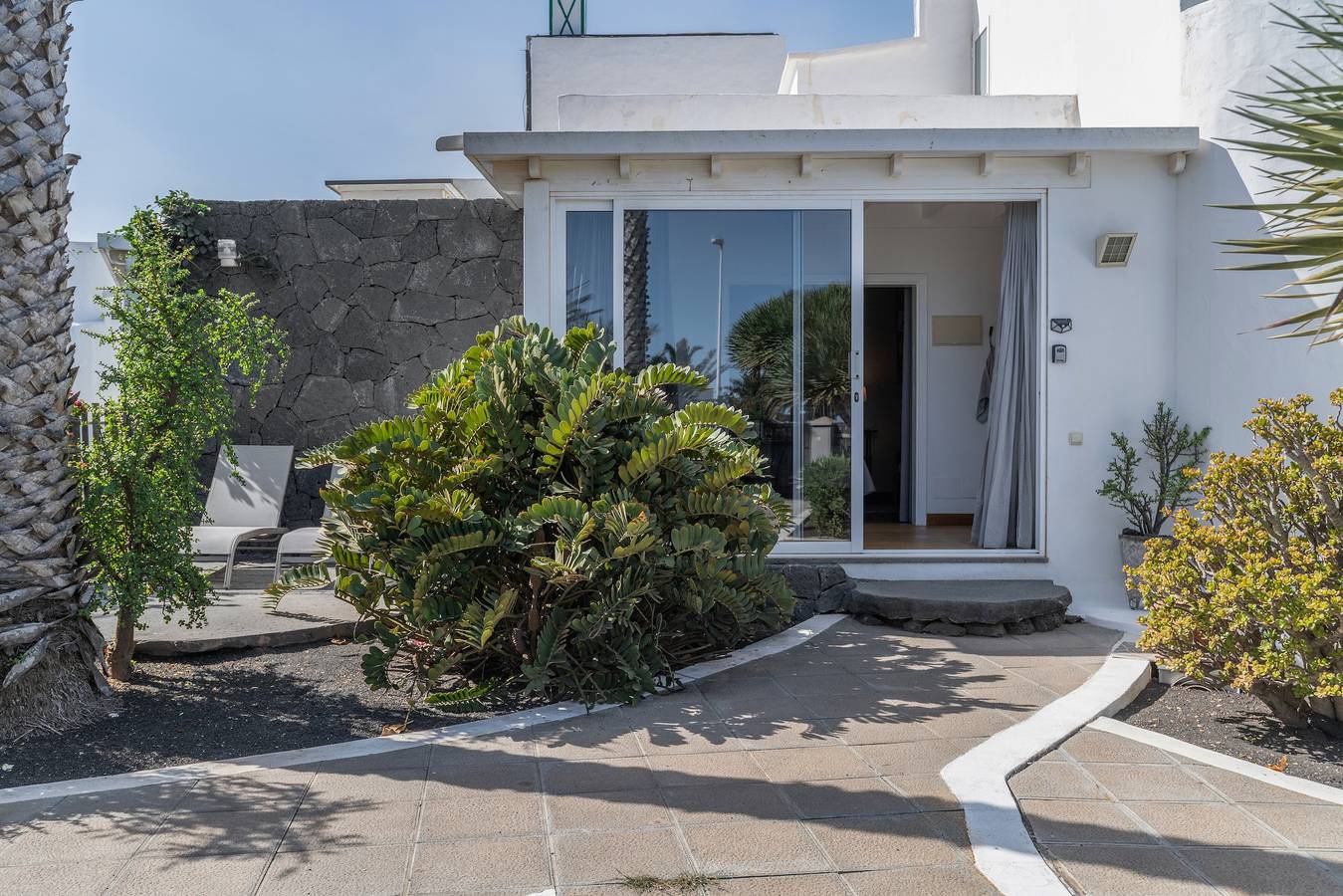 Apartamento entero, Apartamento Vacacional 'Suite Arte y Dragos' con Vista a la Montaña, Terraza Compartida y Wi-Fi in San Bartolomé, Lanzarote