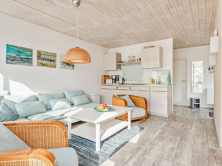 Bungalow für 4 Personen, mit Terrasse und Garten in Lütow - 3