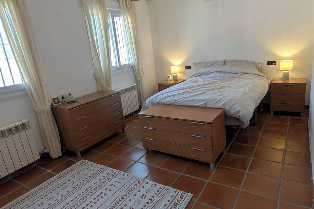 Escape & relaxation in the real Spain! Amazing mountain vistas, pool with views in Loja, Granada Provinz