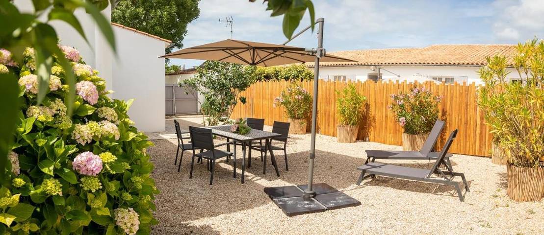 Gîte pour 4 personnes, avec terrasse et jardin dans Plage de la Cible