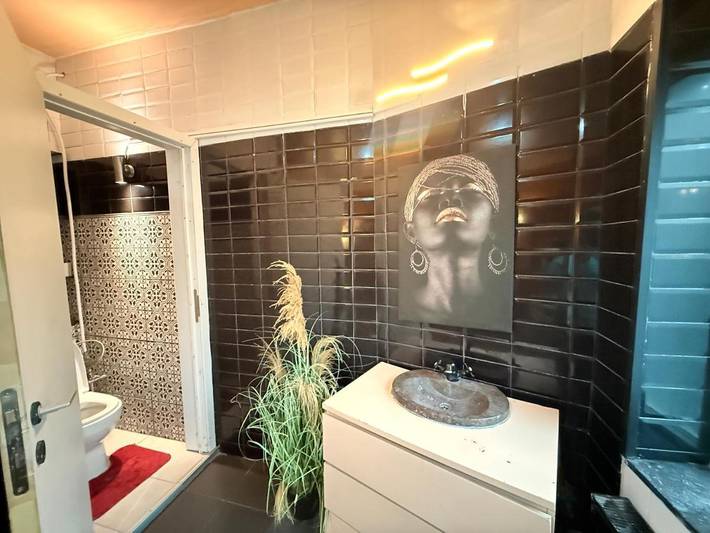 Location de vacances pour 9 personnes, avec jardin et piscine ainsi que jacuzzi et sauna dans Lustin - 2