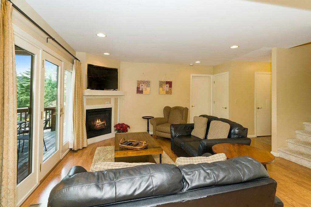 Crowd Pleaser- Lake Access Home im zentralen Deep Creek Lake in Deep Creek Lake