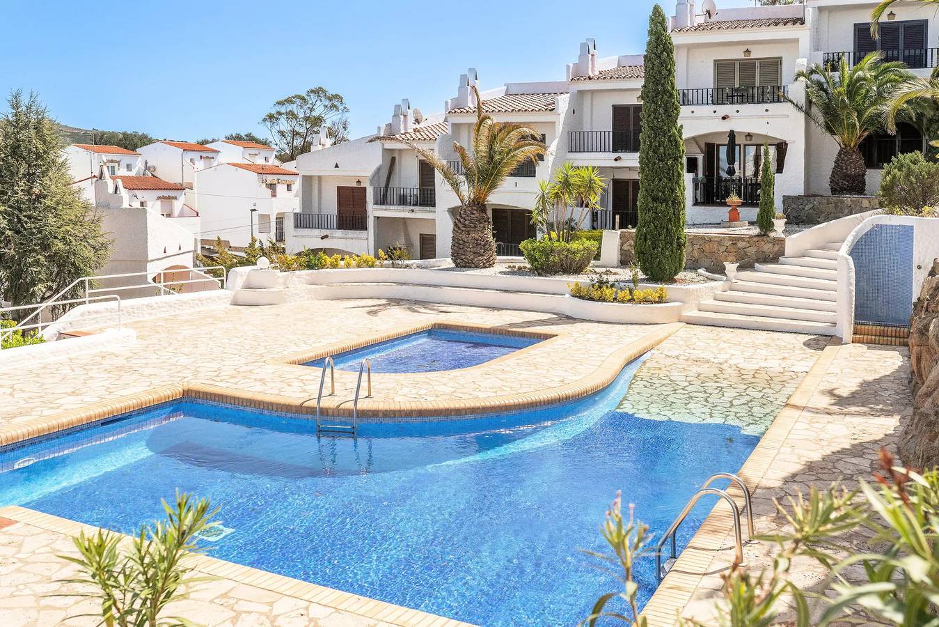 Casa Adosada 215 Emp con piscina comunitaria in Roses, Oberampurien