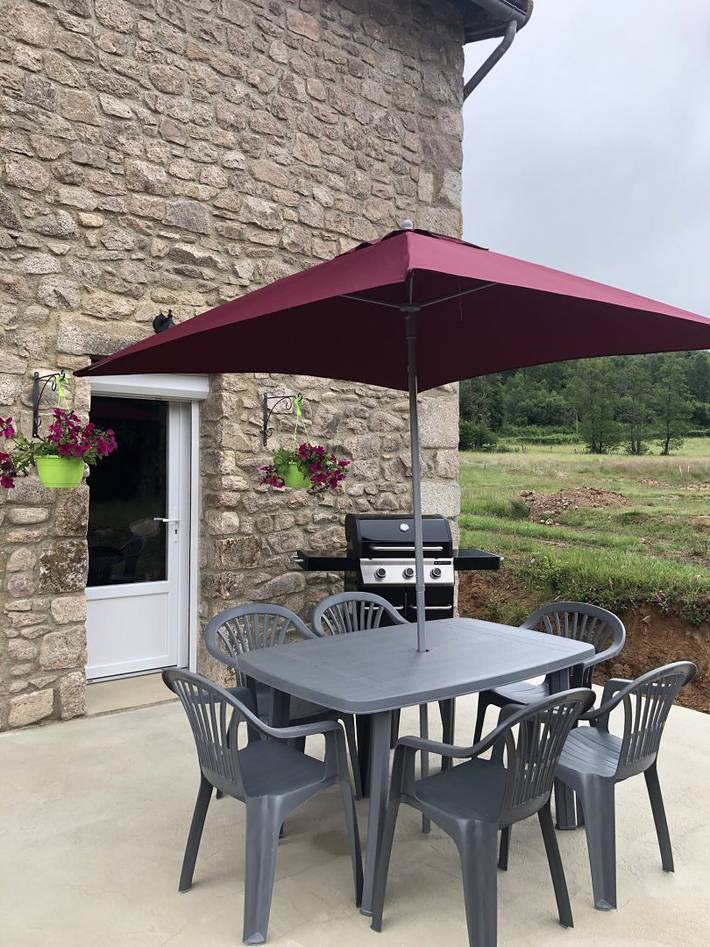 Gîte pour 8 personnes, avec terrasse et jardin dans Lac de Saint-Agnan
