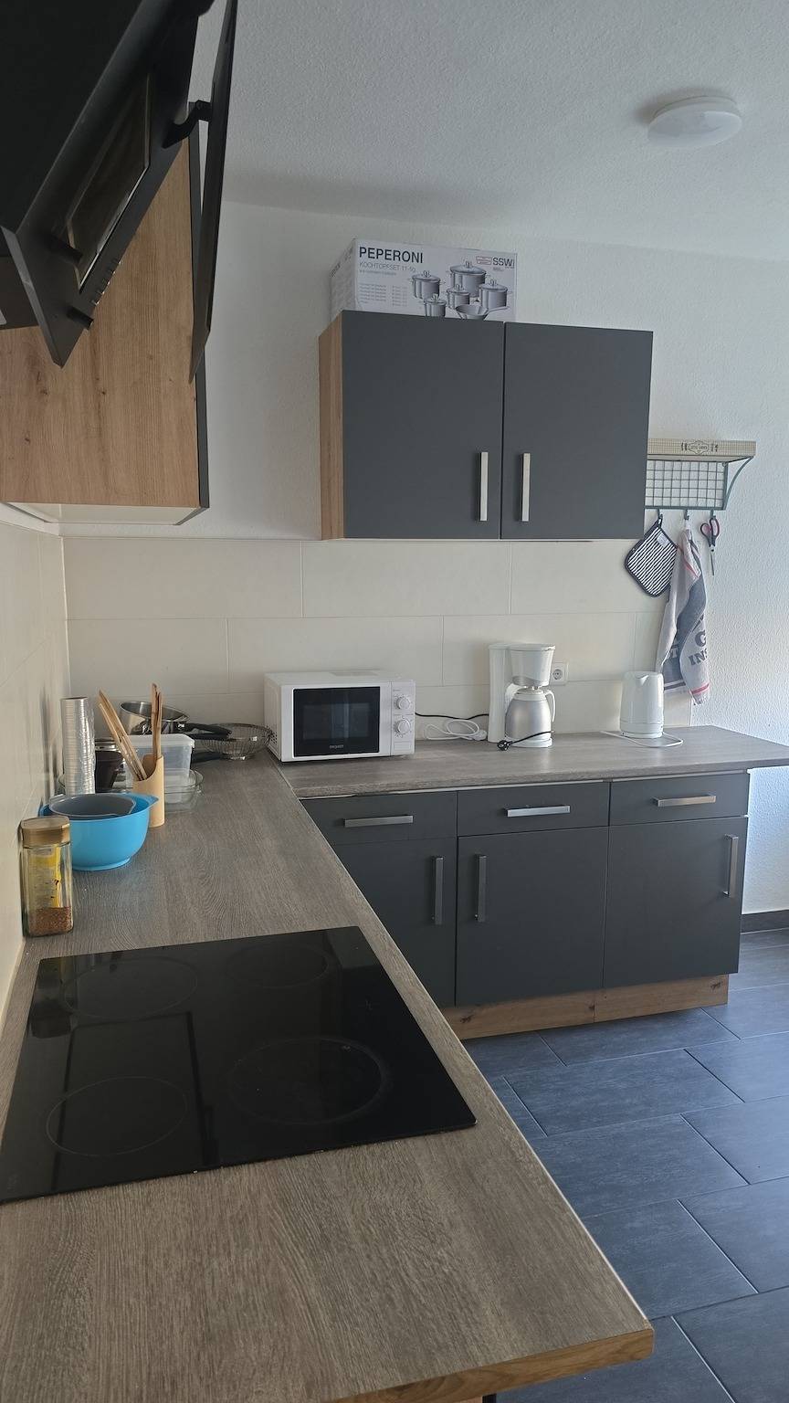 Apartamento vacacional entero, Schöne Vollausgestattete Monteurs- Gästewohnung nähe Raffinerie Leuna  und Geiseltalsee für 6 Personen in Braunsbedra, Saale-Unstrut