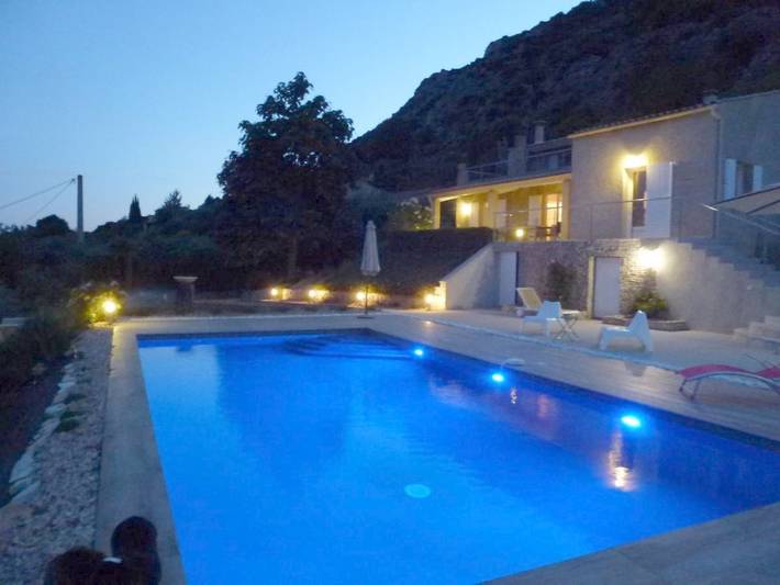 Location de vacances pour 2 personnes, avec jardin ainsi que piscine et vue à Volx - 4