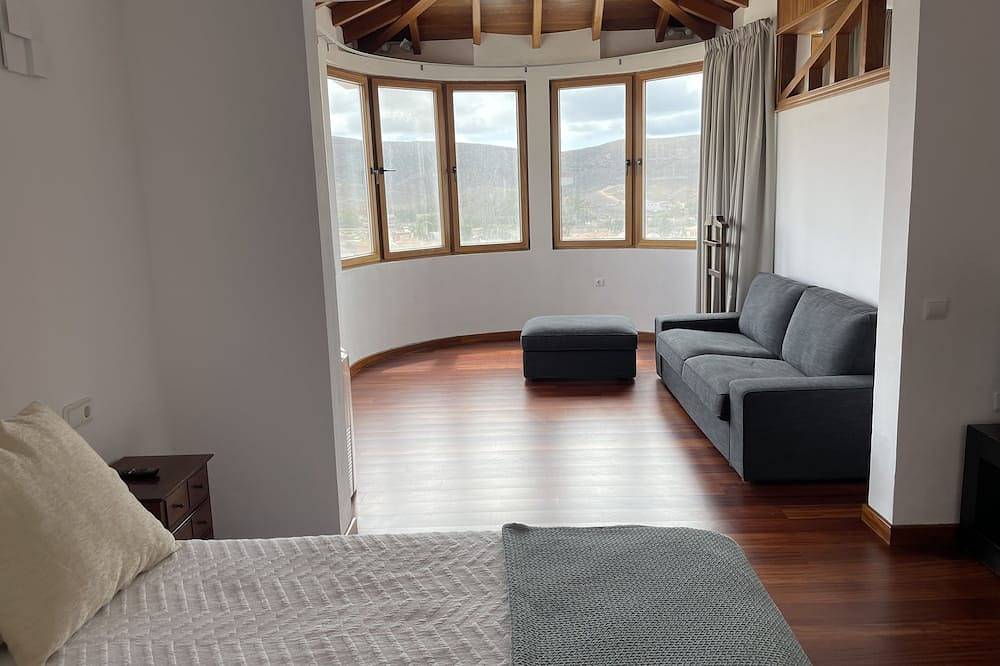 Villa Neila, con piscina climatizada in Tarajalejo, Tuineje