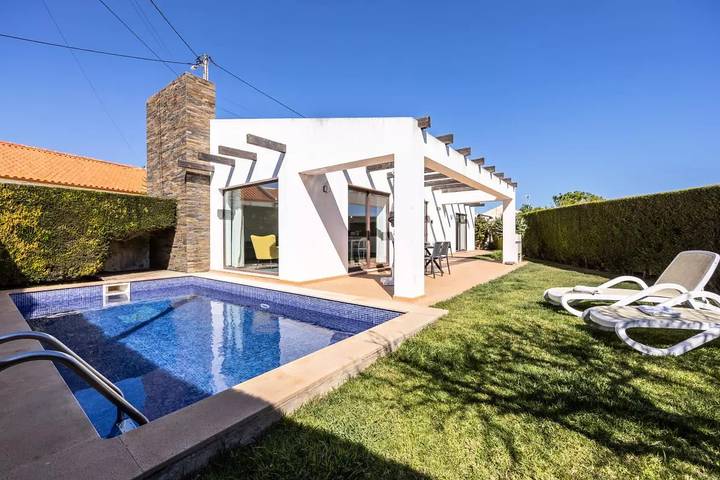 Villa for 5 people, with garden in Sagres