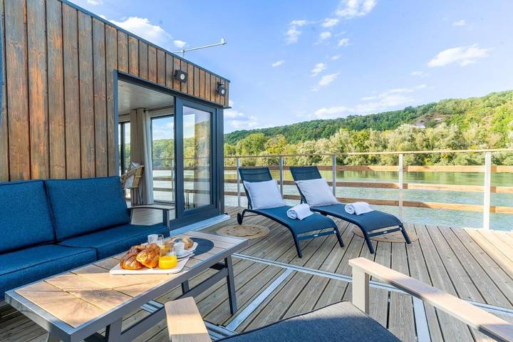 Location de vacances pour 2 personnes, avec Balcon et Jacuzzi ainsi que Terrasse et Jardin à Moisson (Yvelines)