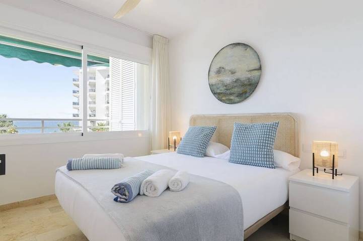 Entire apartment, Imperator Ap. - Sea Views - Marbella Center in Playa de la Fontanilla, Marbella