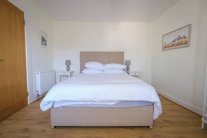 Gorgeous, fully refurbished centrally located cosy cottage in Scottish Borders