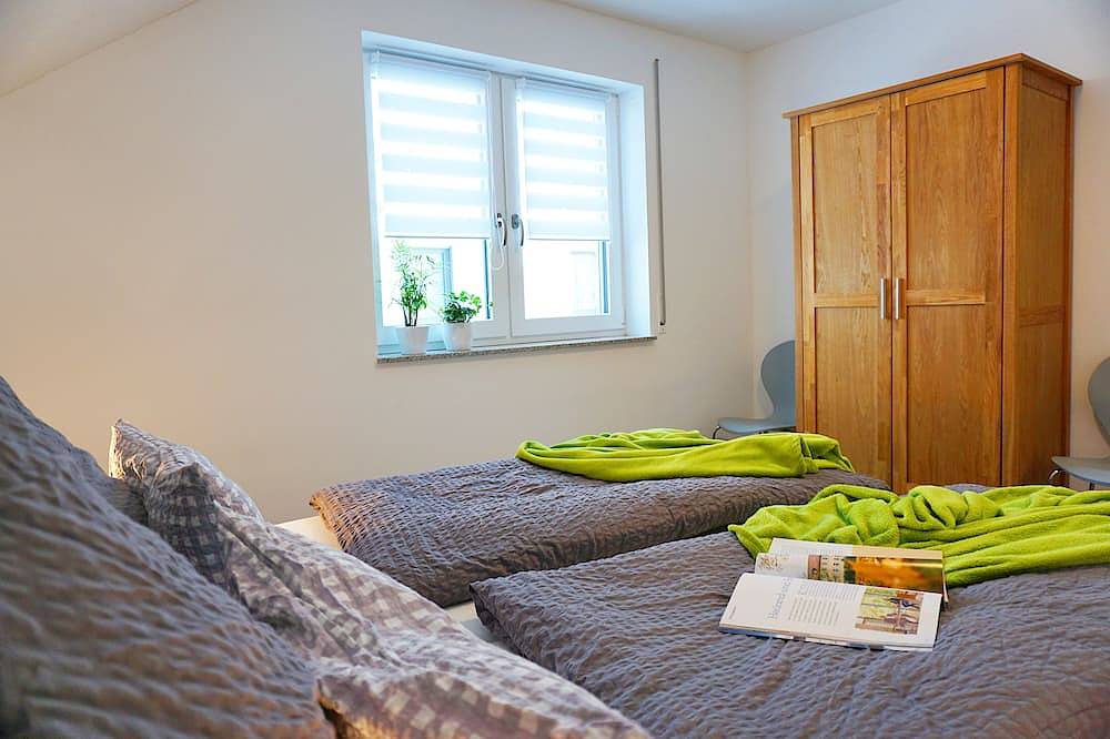 Ganze Wohnung, Annkommen-Wohlfühlen-Genießen, Fewo Schöne Lau, Dg, 3 Schlafzimmer, max. 6 Pers. in Blaubeuren, Alb-Donau-Kreis