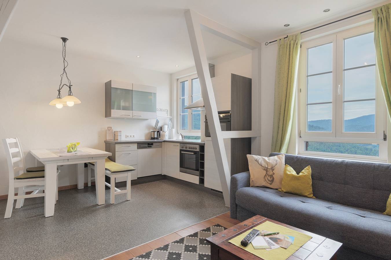 Ganze Wohnung, Apartment 'Groß' mit gemeinsamer Terrasse, gemeinsamem Garten und Wlan in Forbach, Nordschwarzwald