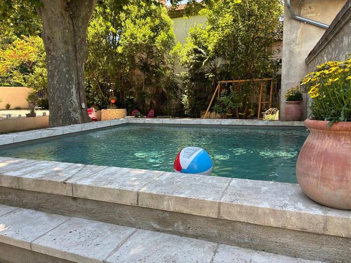 Location de vacances pour 2 personnes, avec piscine ainsi que vue et jardin à Cabannes - 3
